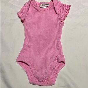 “Bundle 10/$13” Daisy Fuentes 6-9M Ribbed Pink Baby girl short sleeve Bodysuit